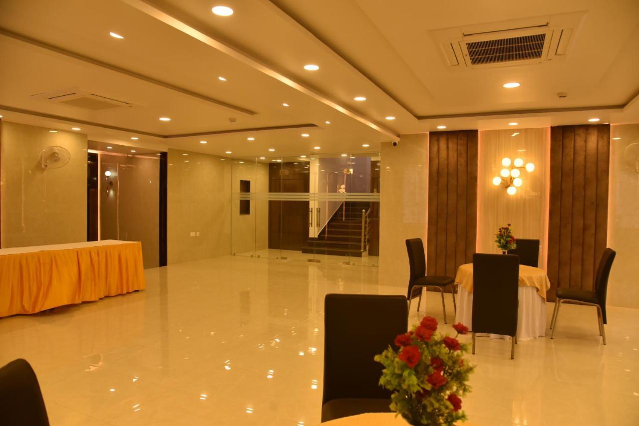 Hotel Nexus L Hotels In Charbagh Lucknow Exterior photo