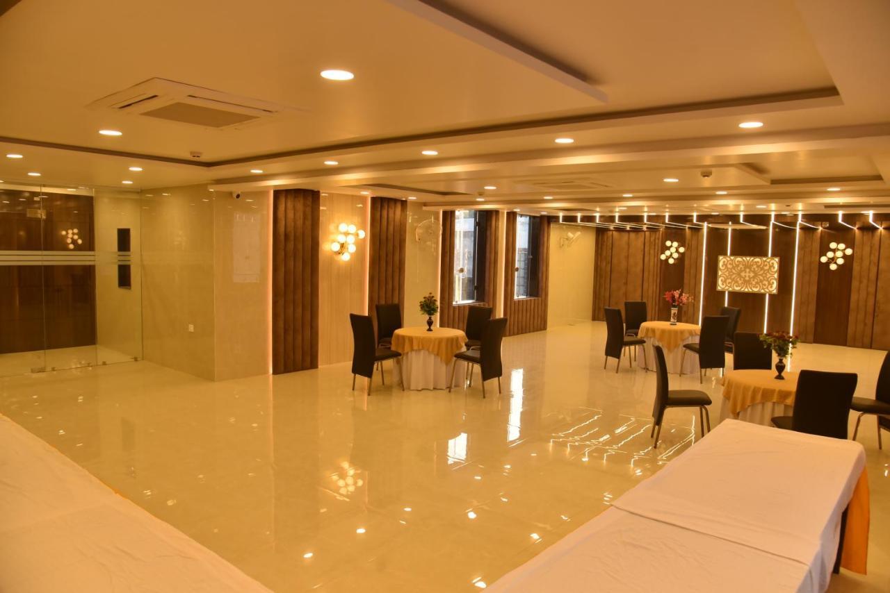 Hotel Nexus L Hotels In Charbagh Lucknow Exterior photo